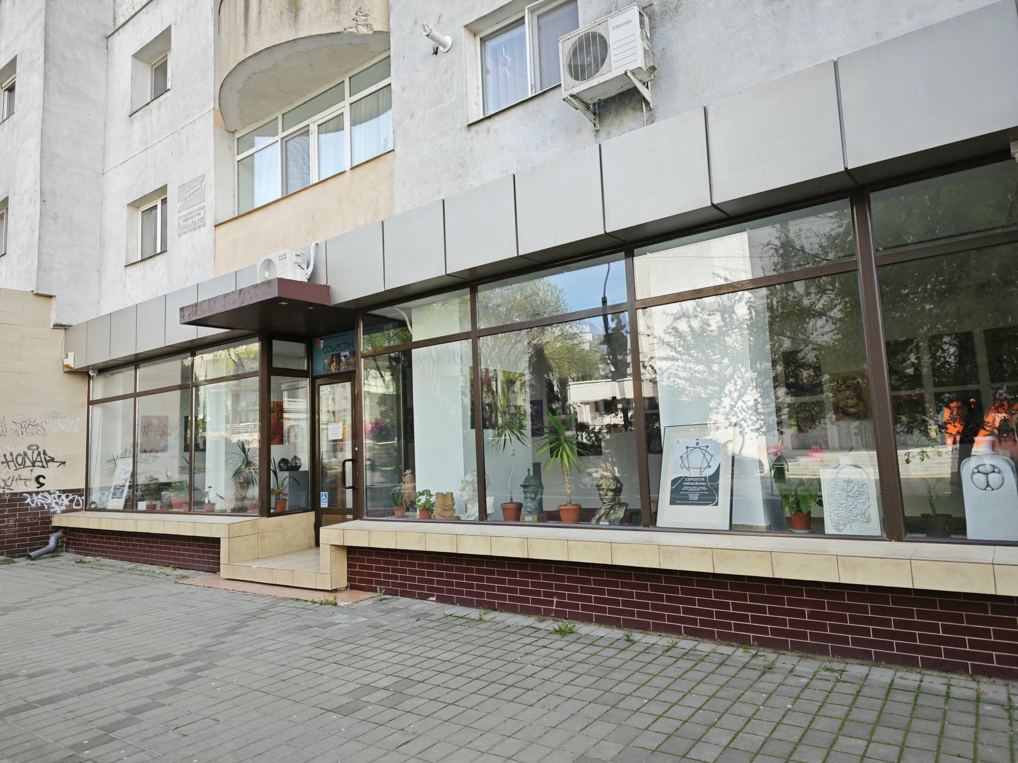 expozitie la galeriile de arta