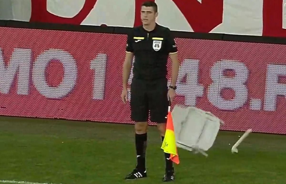 A venit nota de plată! Cât costă scaunul aruncat spre arbitru la Dinamo - FC Botoșani