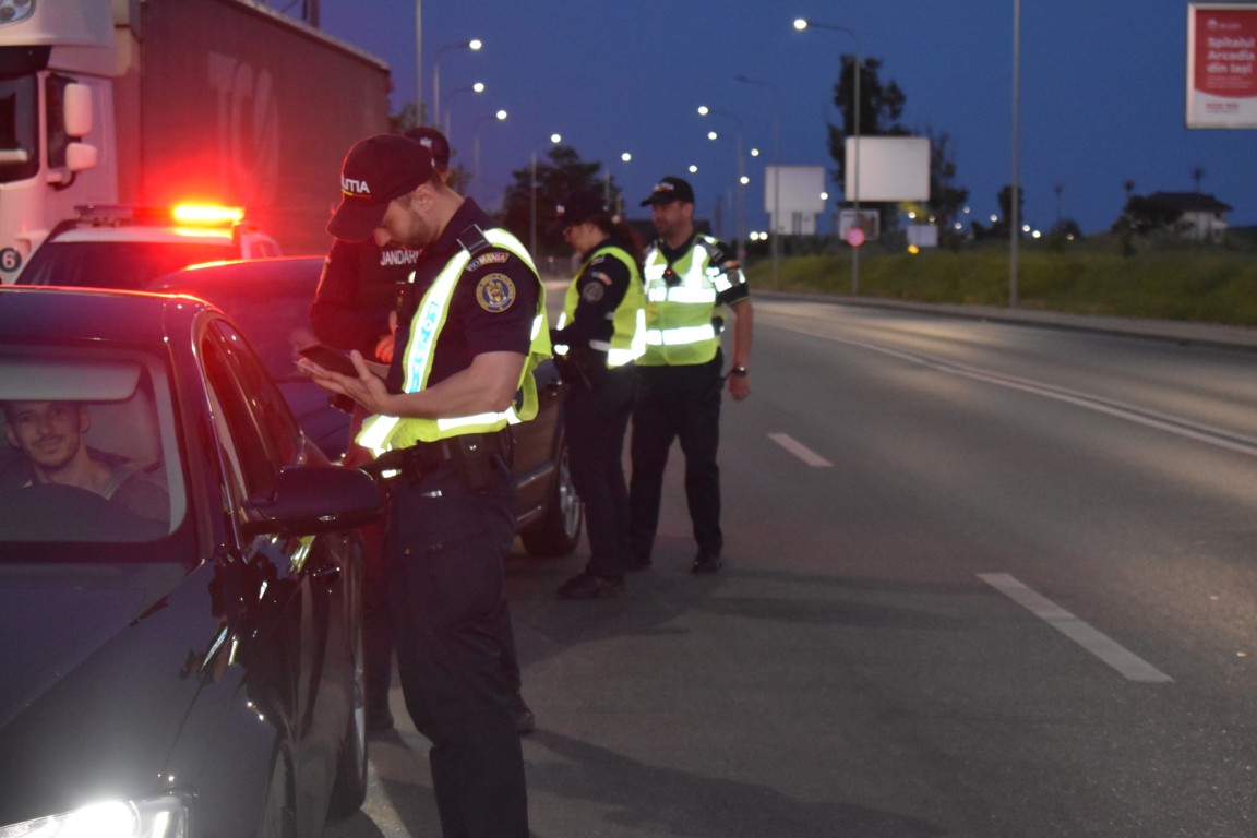 Un botoșănean a fost găsit de polițiști într-o mașină fără plăcuțe 