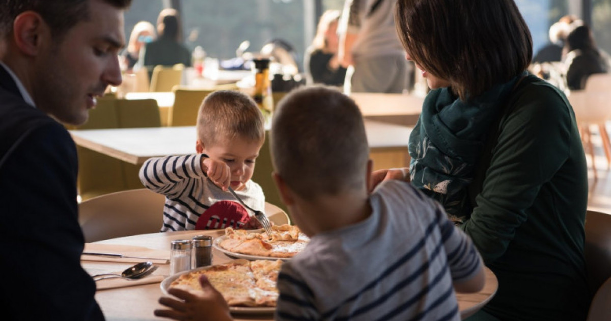 O categorie de părinți scapă de supraimpozitarea contractelor  