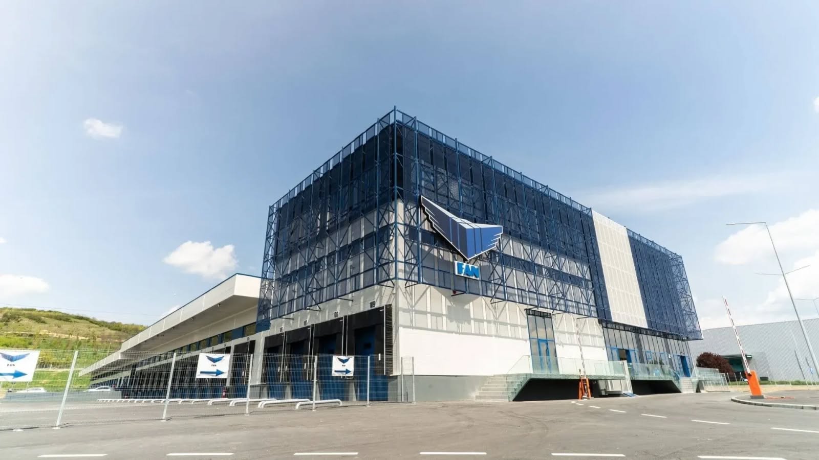 Fan Courier si a inchis toate agentiile