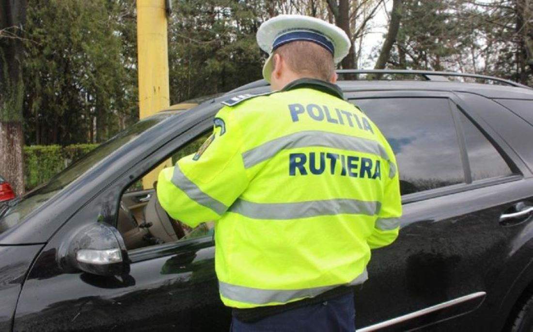 Zi cu ghinion: Tânăr FĂRĂ permis prins de polițiști la plimbare