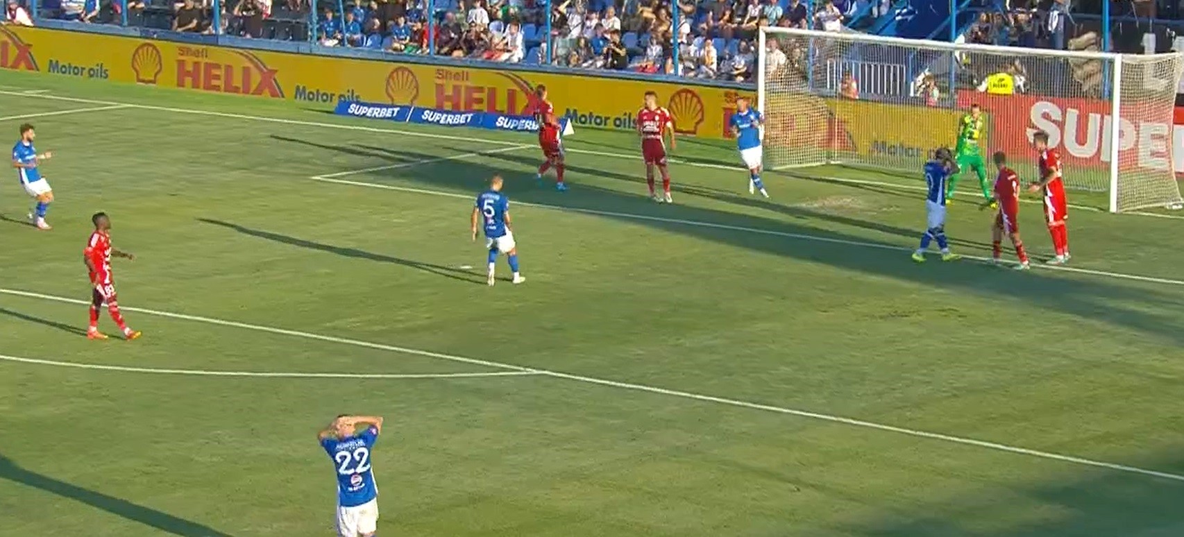 Debut cu dreptul pentru Liviu Ciobotariu: FC Botoșani bate în 10 oameni echipa lui Hagi – VIDEO 