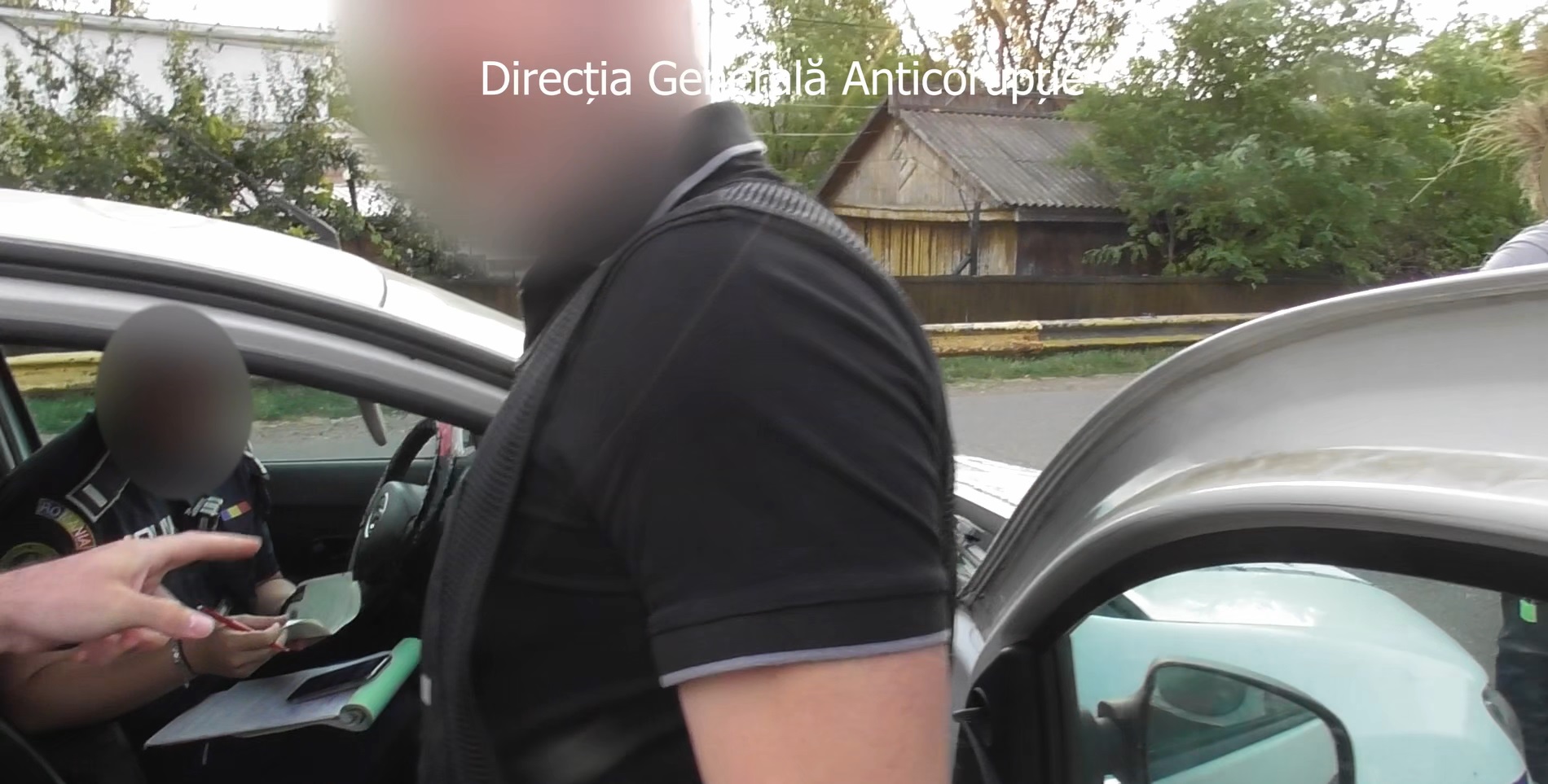 Polițiștii botoșăneni mituiți cu 200 de lei de un sucevean – VIDEO 