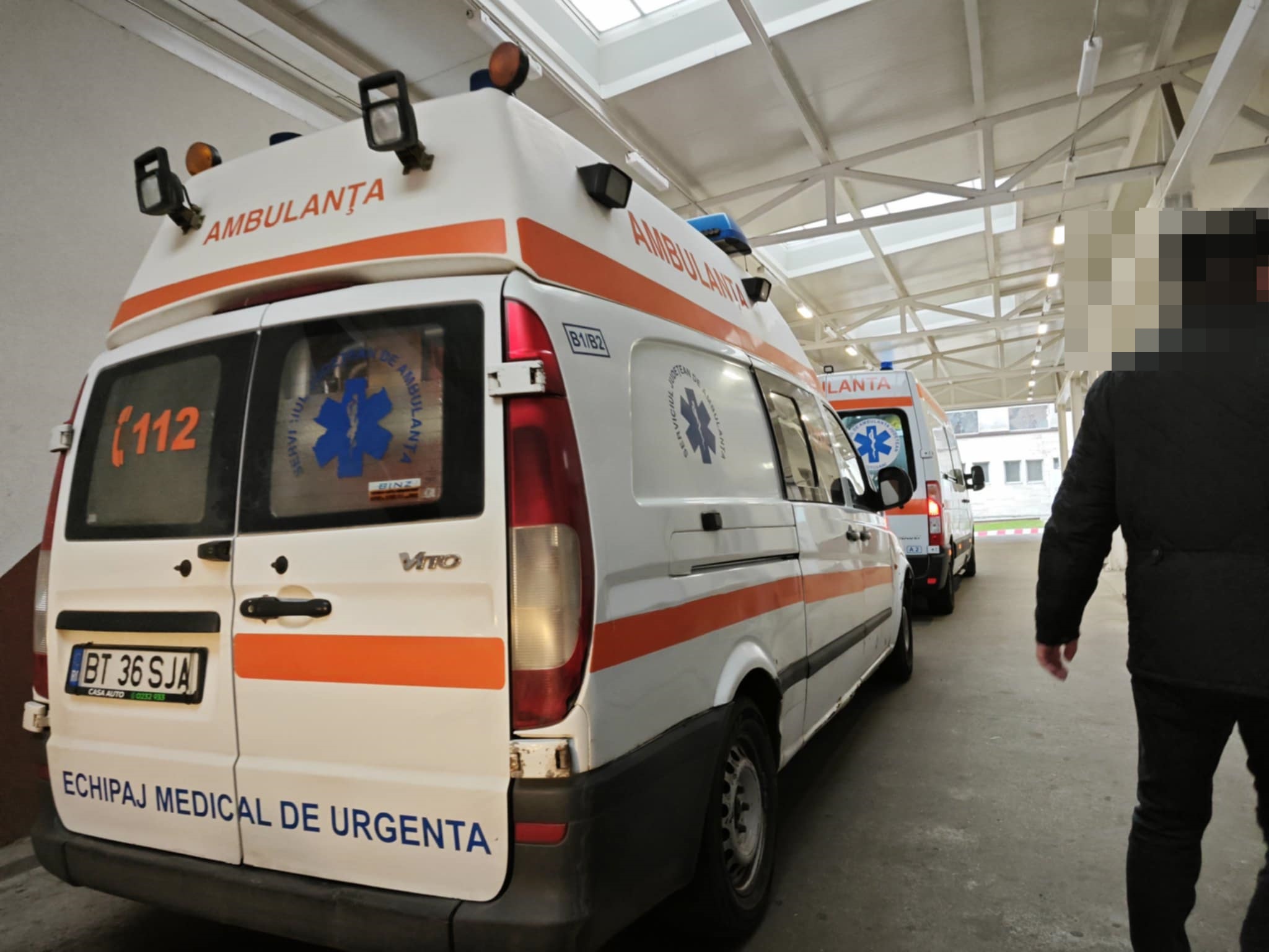 ULTIMĂ ORĂ: Nenorocire la Barajul Stânca: Un angajat a fost scos inconștient dintr-un cămin de apă, alți trei tineri duși urgent la spital 