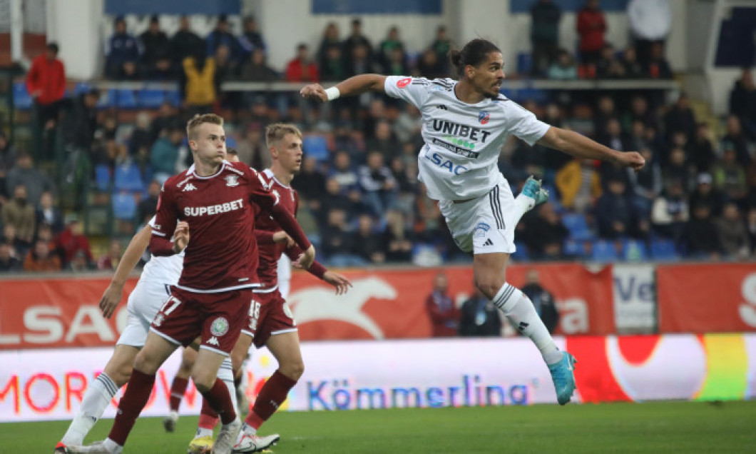 Victorie în ploaie pe „Municipal”! FC Botoșani bate Rapidul lui Șumudică la primul meci cu noul portar – VIDEO