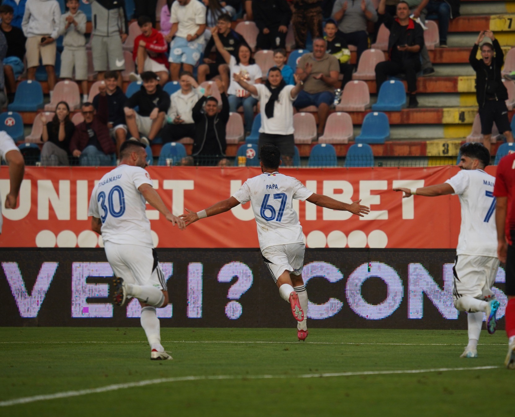 S-au pus în vânzare biletele pentru meciul Botoșaniului cu FCSB, prețuri de la 40 de lei  