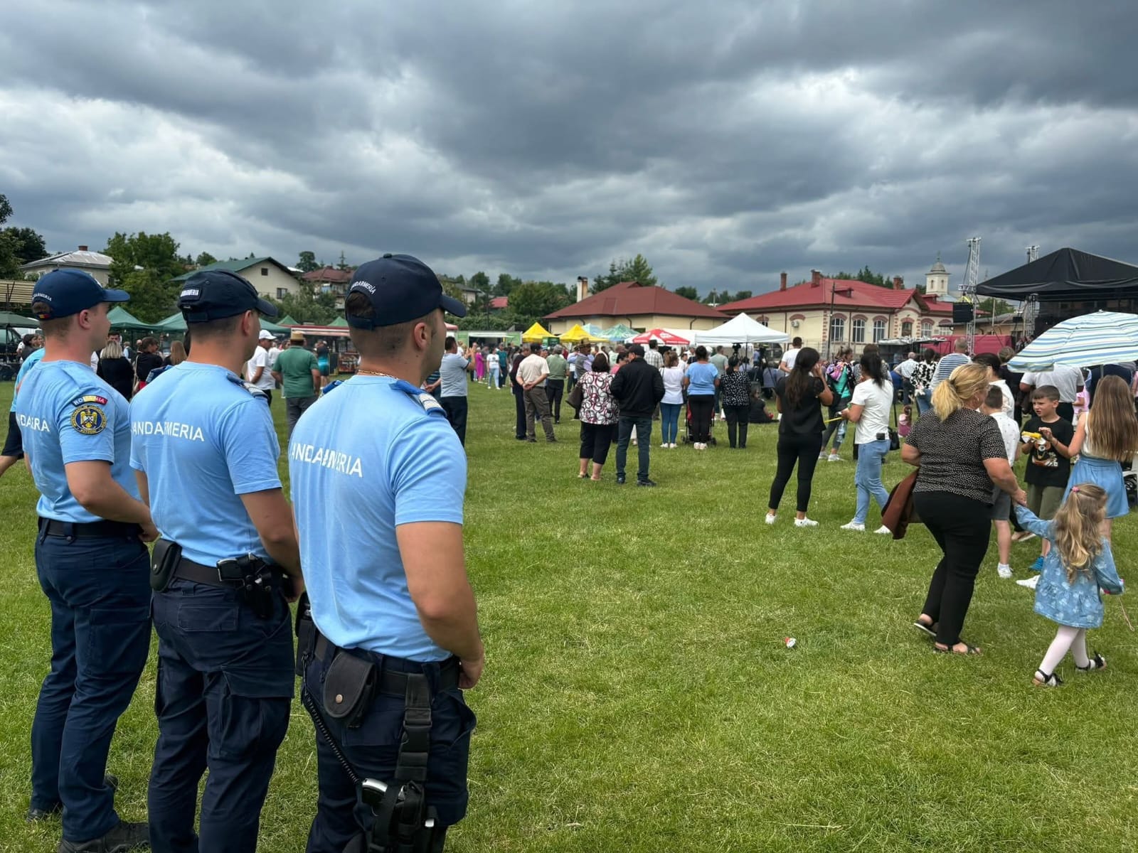 Weekend încărcat pentru jandarmi: De la festival la meci și hram