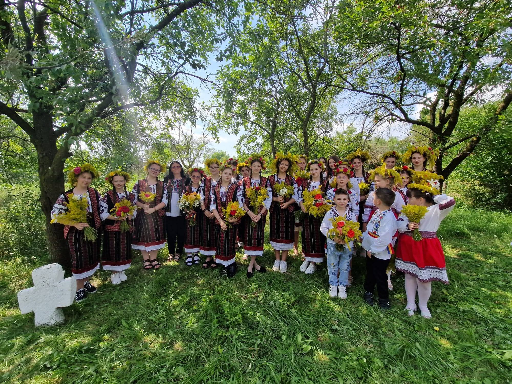 „Flori de ie în parohie!", o sărbătoare a sufletului românesc la o biserică din Botoșani