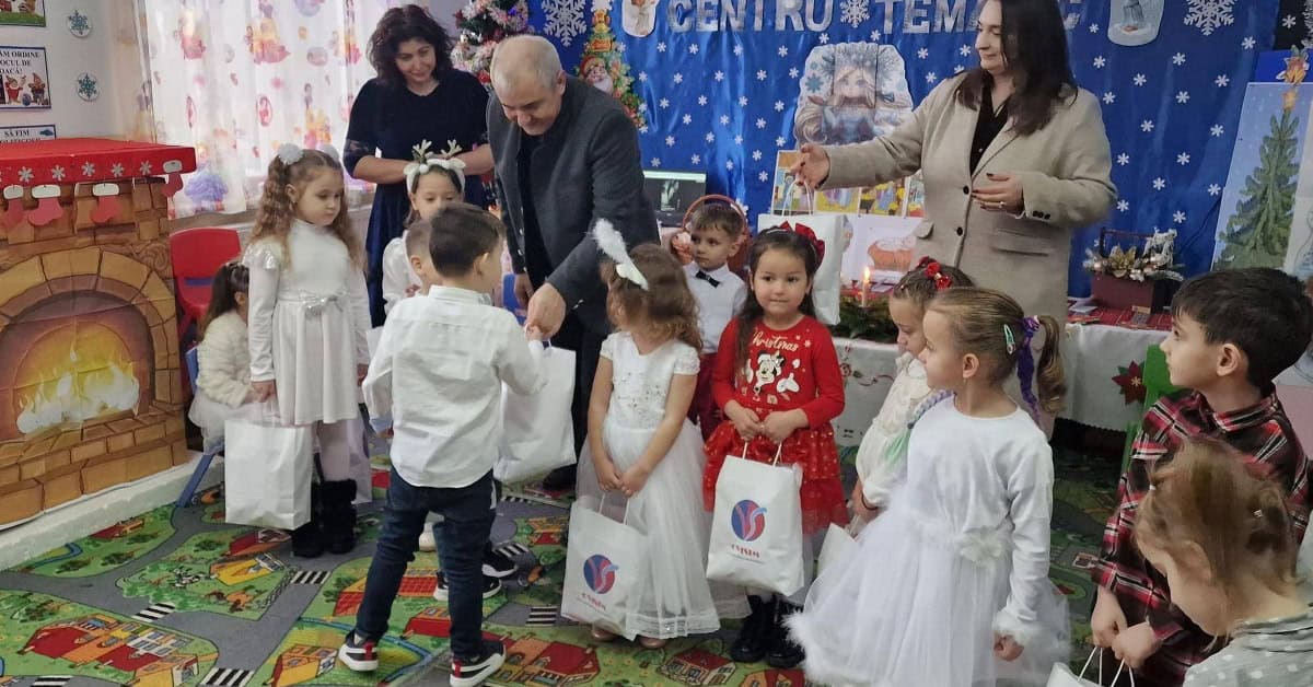 Colinde și cadouri pentru copiii din Ștefănești