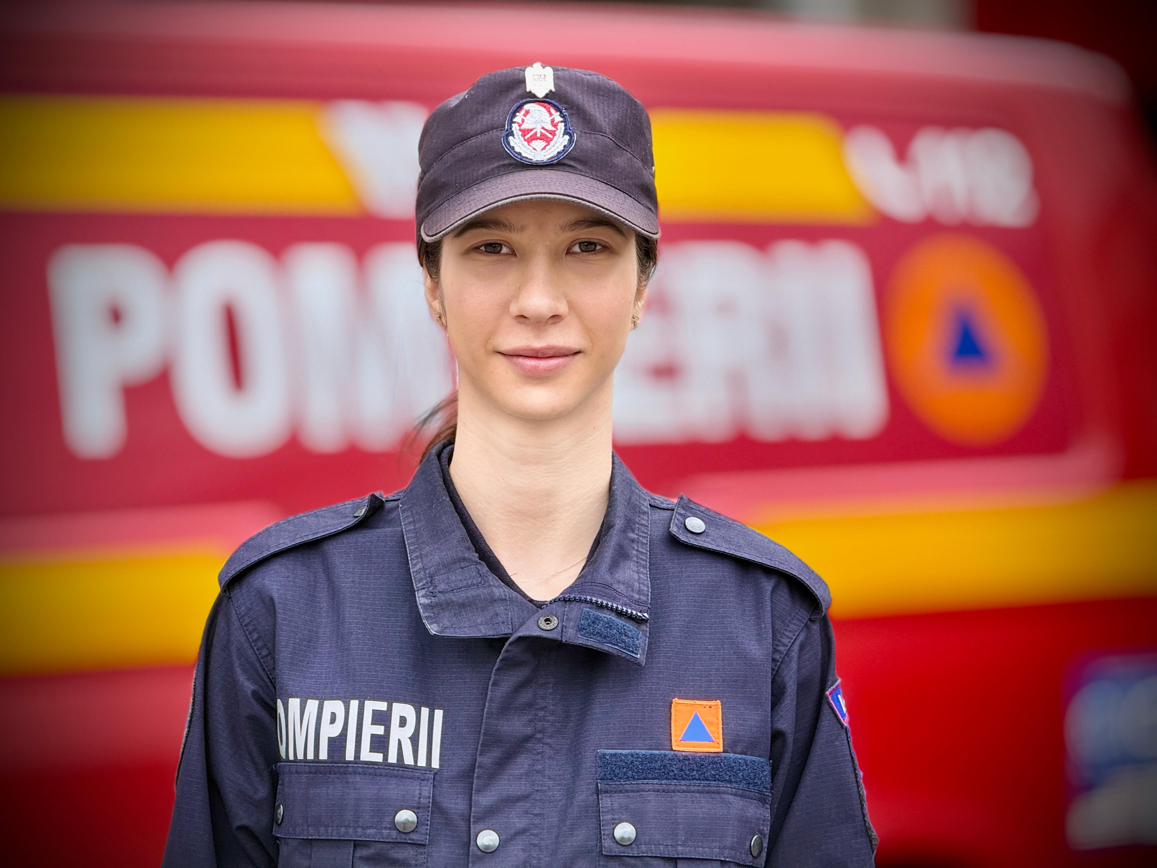 Florina, tanara care a depus juramantul.j