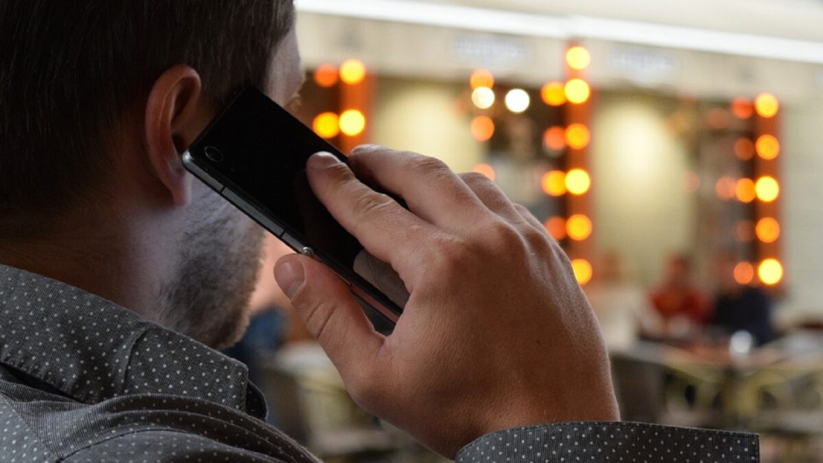 Atenție! Falși angajați de la Fisc sună oamenii și le fură datele 