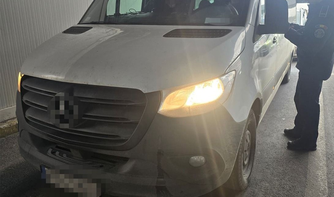 Anunț de la Poliția de Frontieră, șoferii rugați să-și reconfigureze traseele din cauza viscolului 