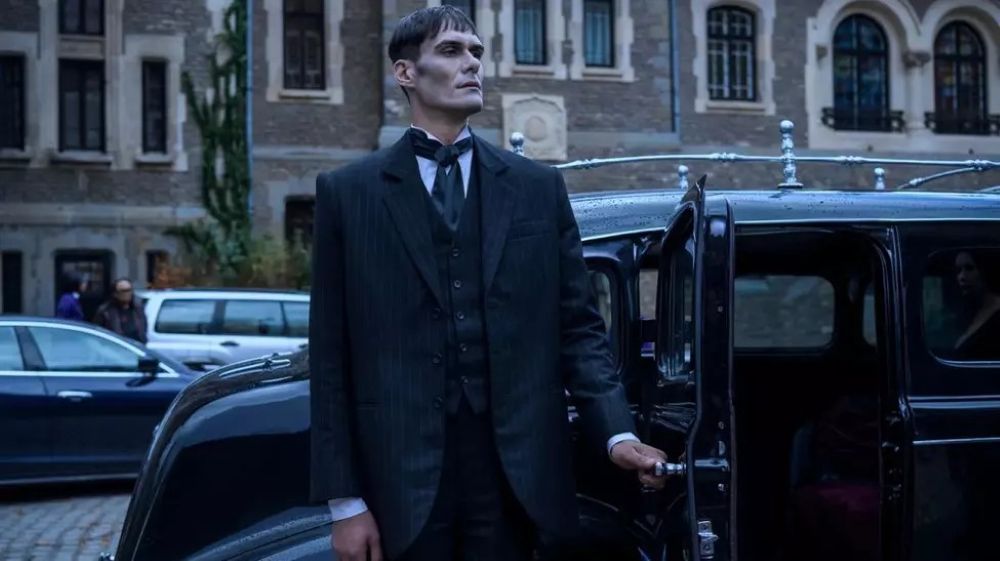 De ce nu ar mai apărea actorul din Botoșani în sezonul 2 din „Wednesday”: Suma uriașă pe care ar fi cerut-o