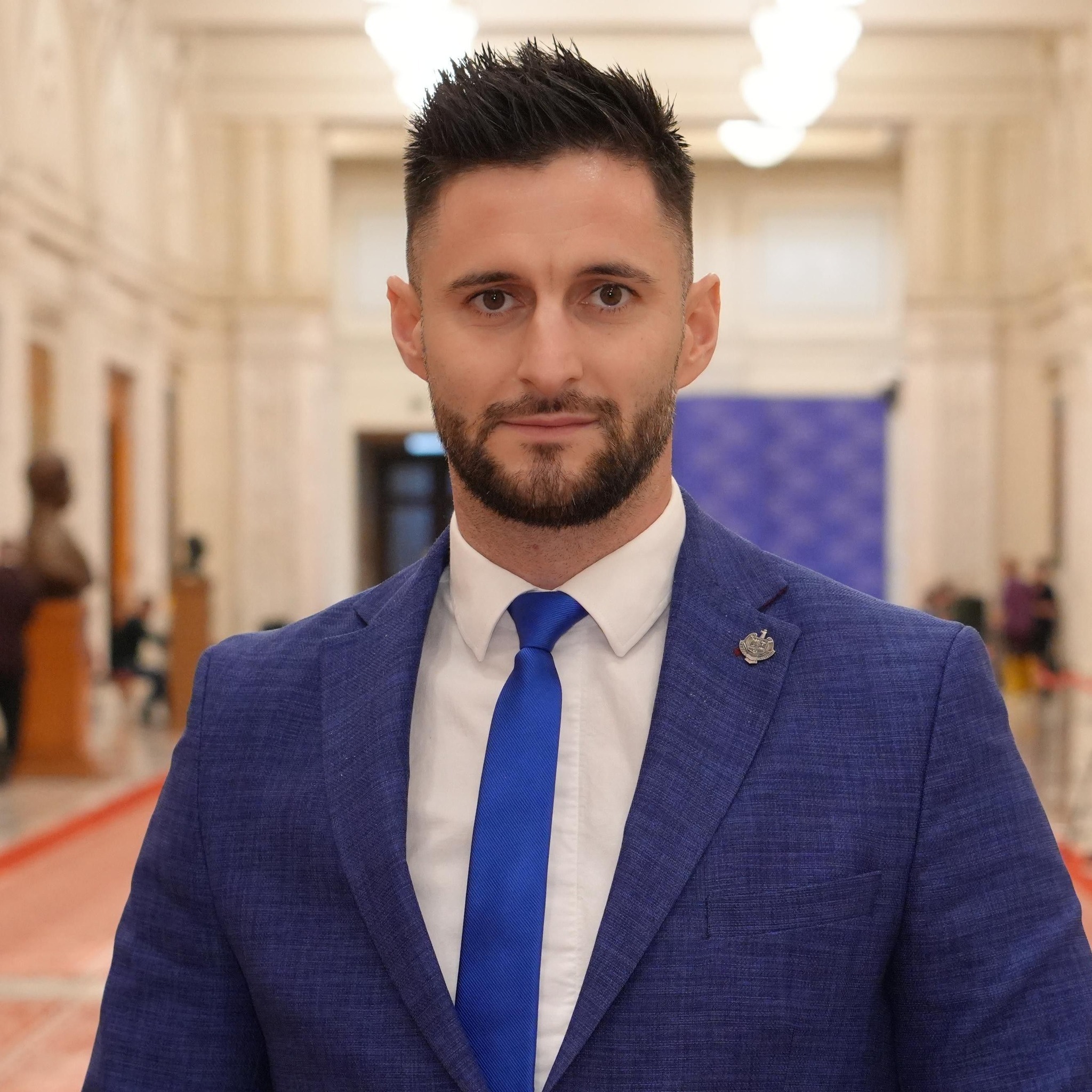 „Recordul” șoferului de TIR ajuns deputat de Botoșani: A vorbit cinci minute în Parlament 