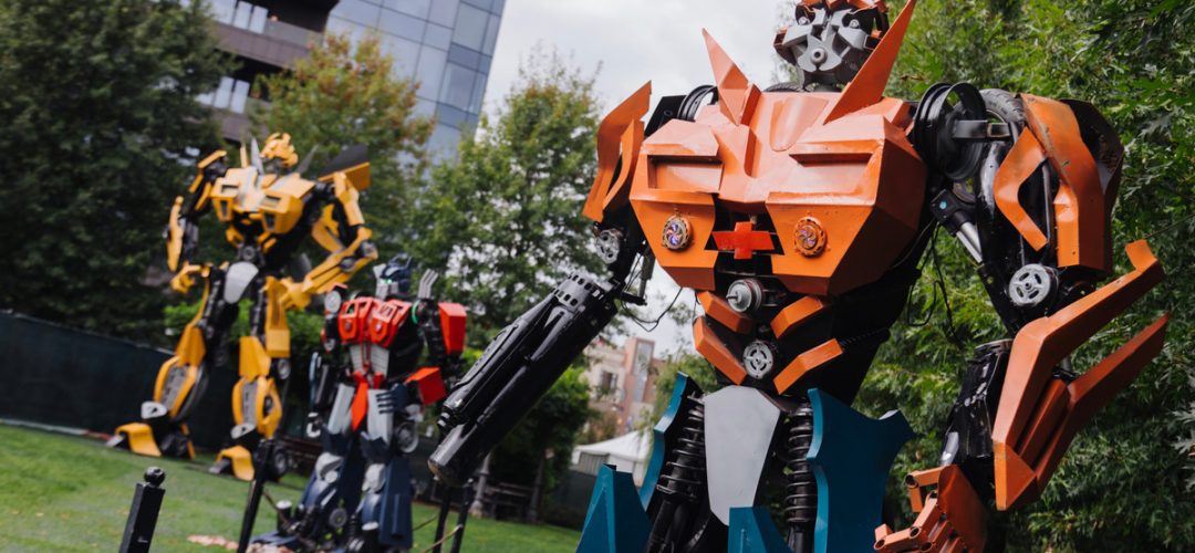 Expoziție la Botoșani cu giganți animatronici care spun povești 