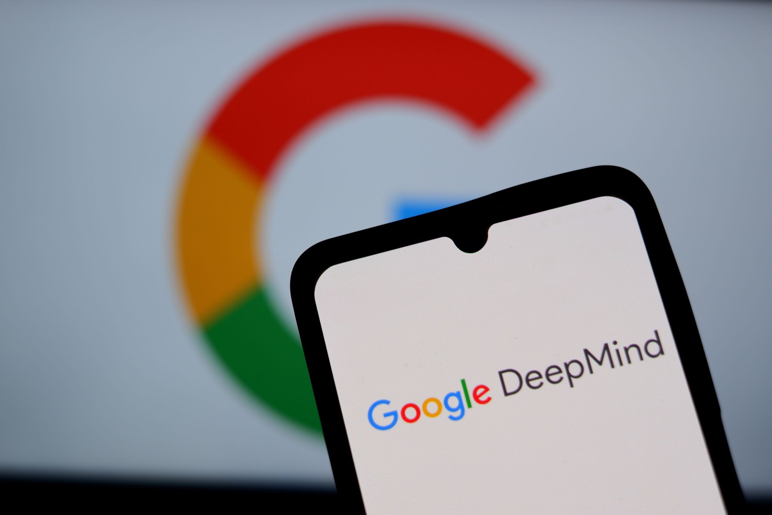 Google DeepMind dă startul unui laborator AI în Europa!
