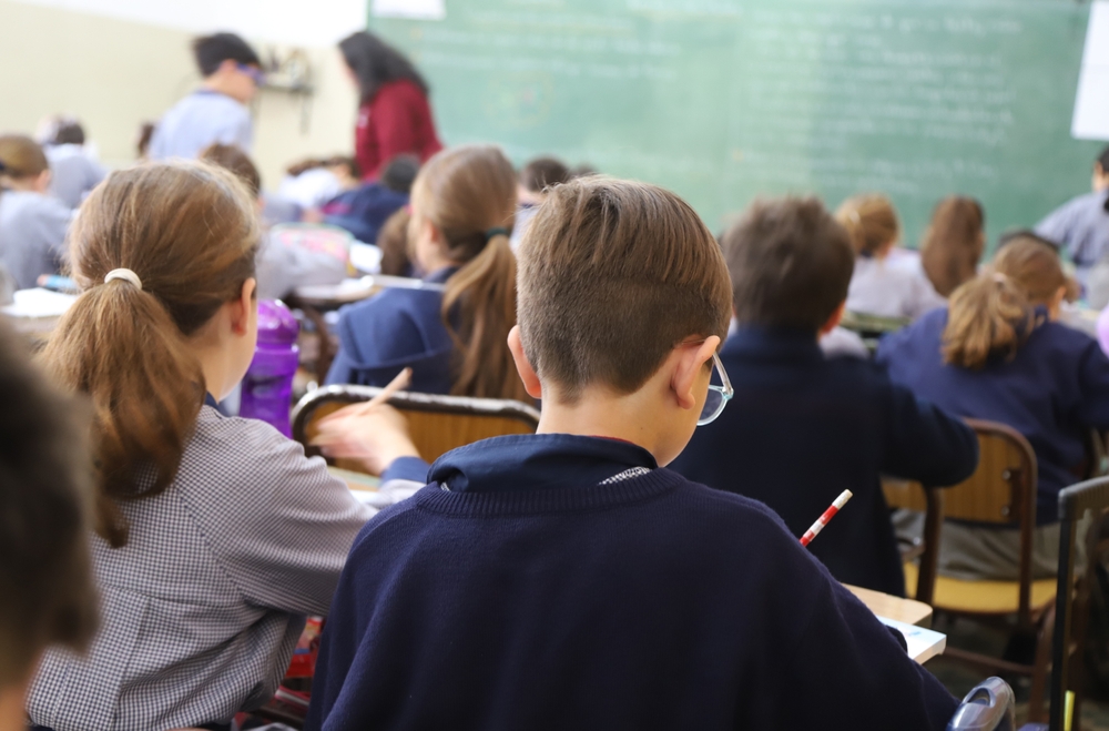 Revoluție în educație! Gramatica revine la liceu după 16 ani