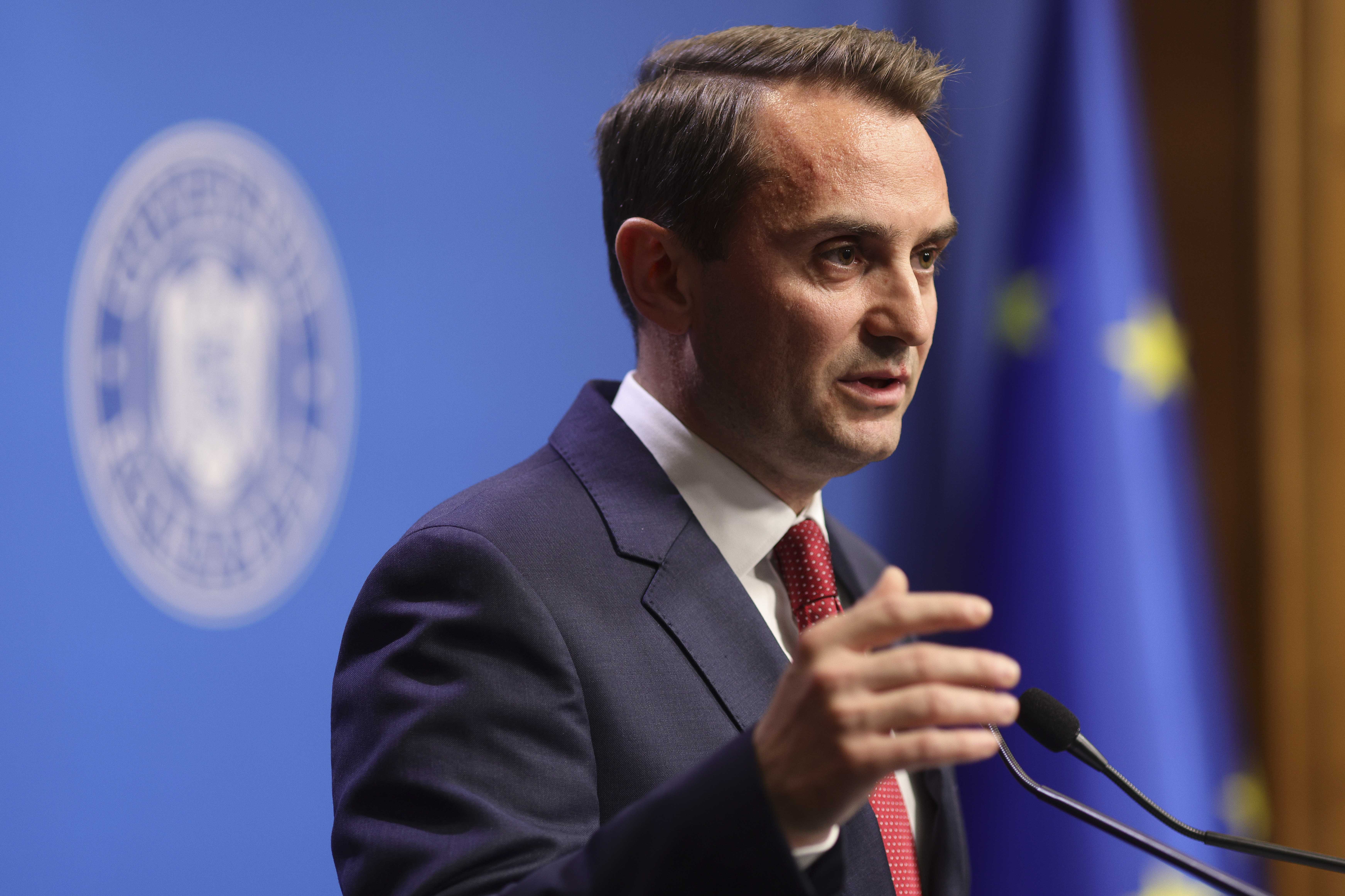 Guvernul cere liste cu angajații protestatari pentru suspendarea salariilor. Sindicatele acuză "reflexe autoritare"