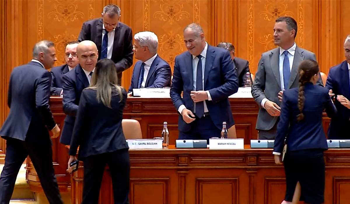 Concedierile propuse de Bolojan divizează Guvernul, miniștrii refuză tăierile: Nu dăm pe nimeni afară