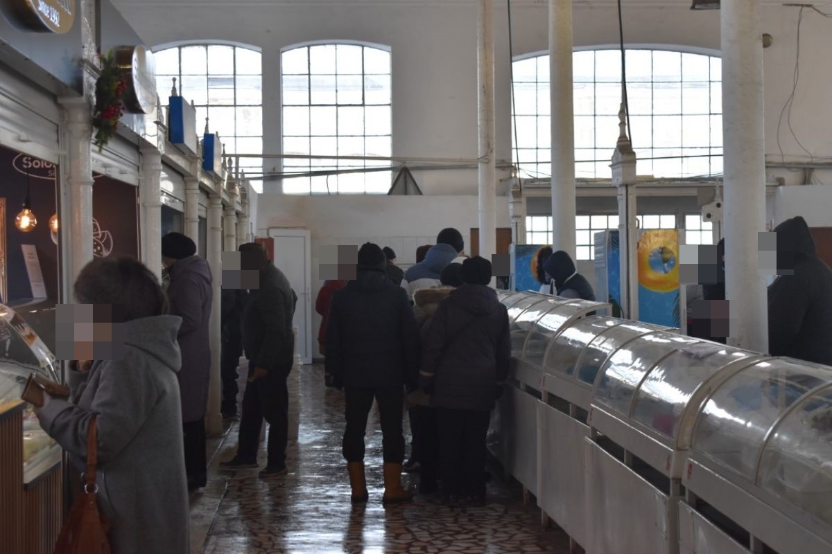 Controale intensificate înainte de Crăciun: Piețe, restaurante și supermarketuri luate la verificat 