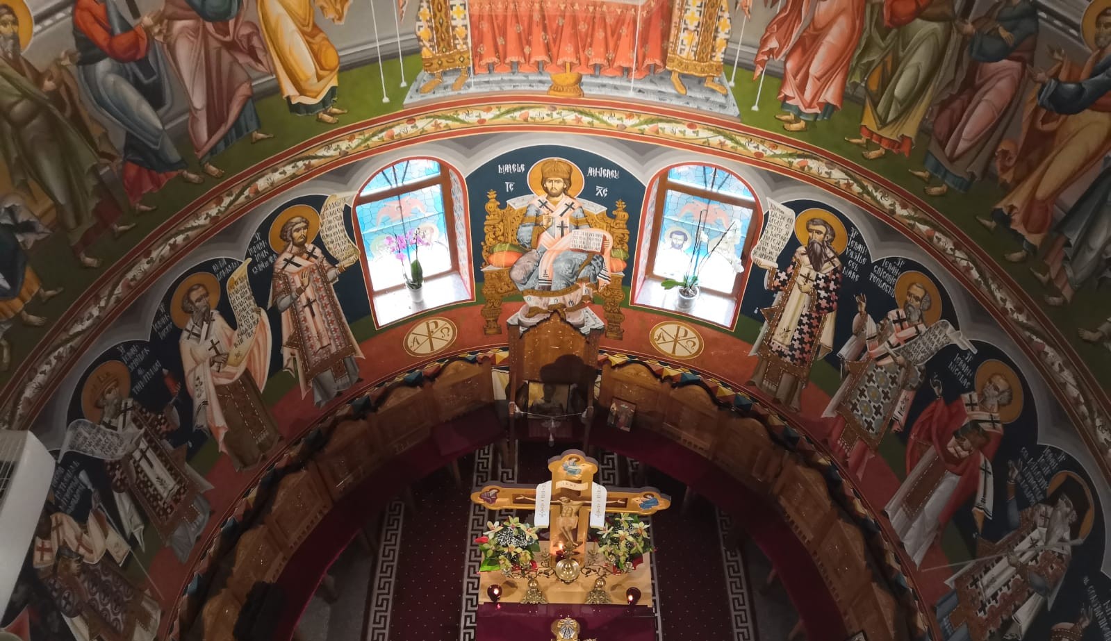 Hram la o biserică din Botoșani, credincioșii așteptați la slujbă