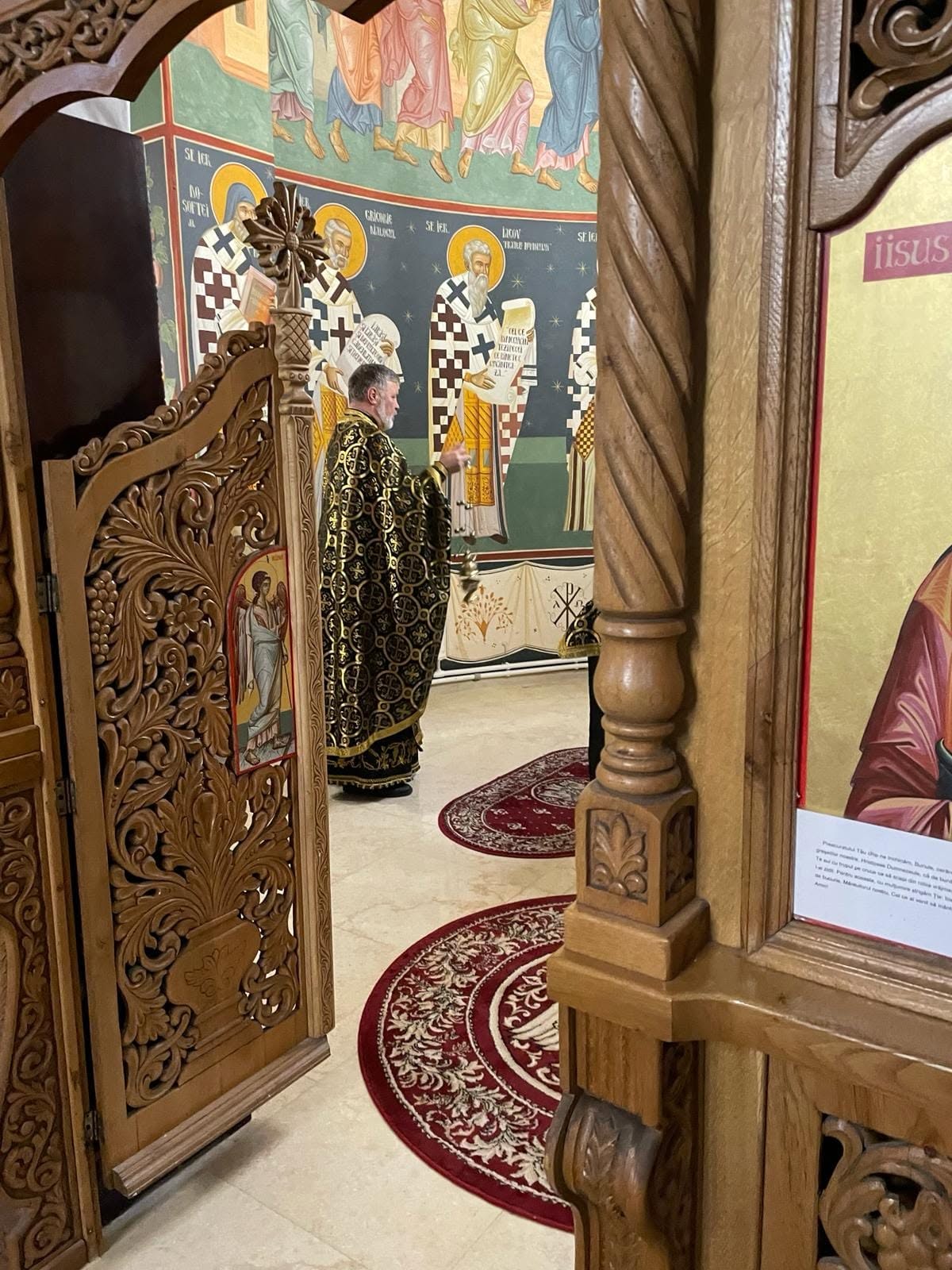 hram la o biserica din municipiu