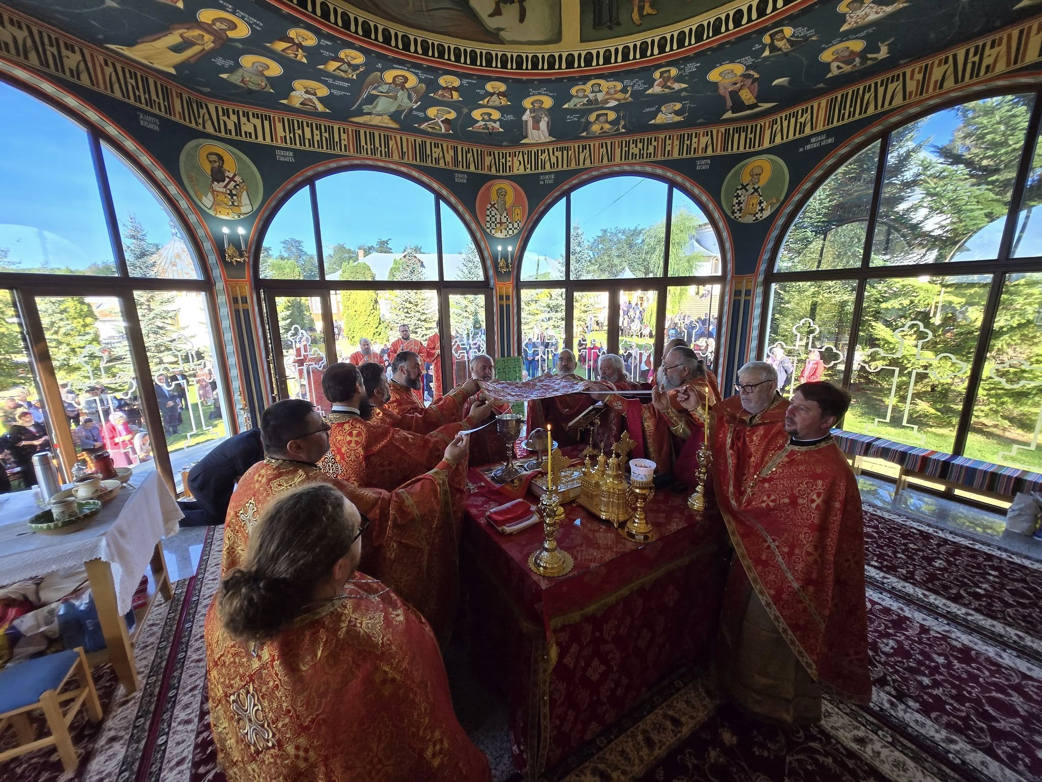 Hram la Manastirea Gorovei.