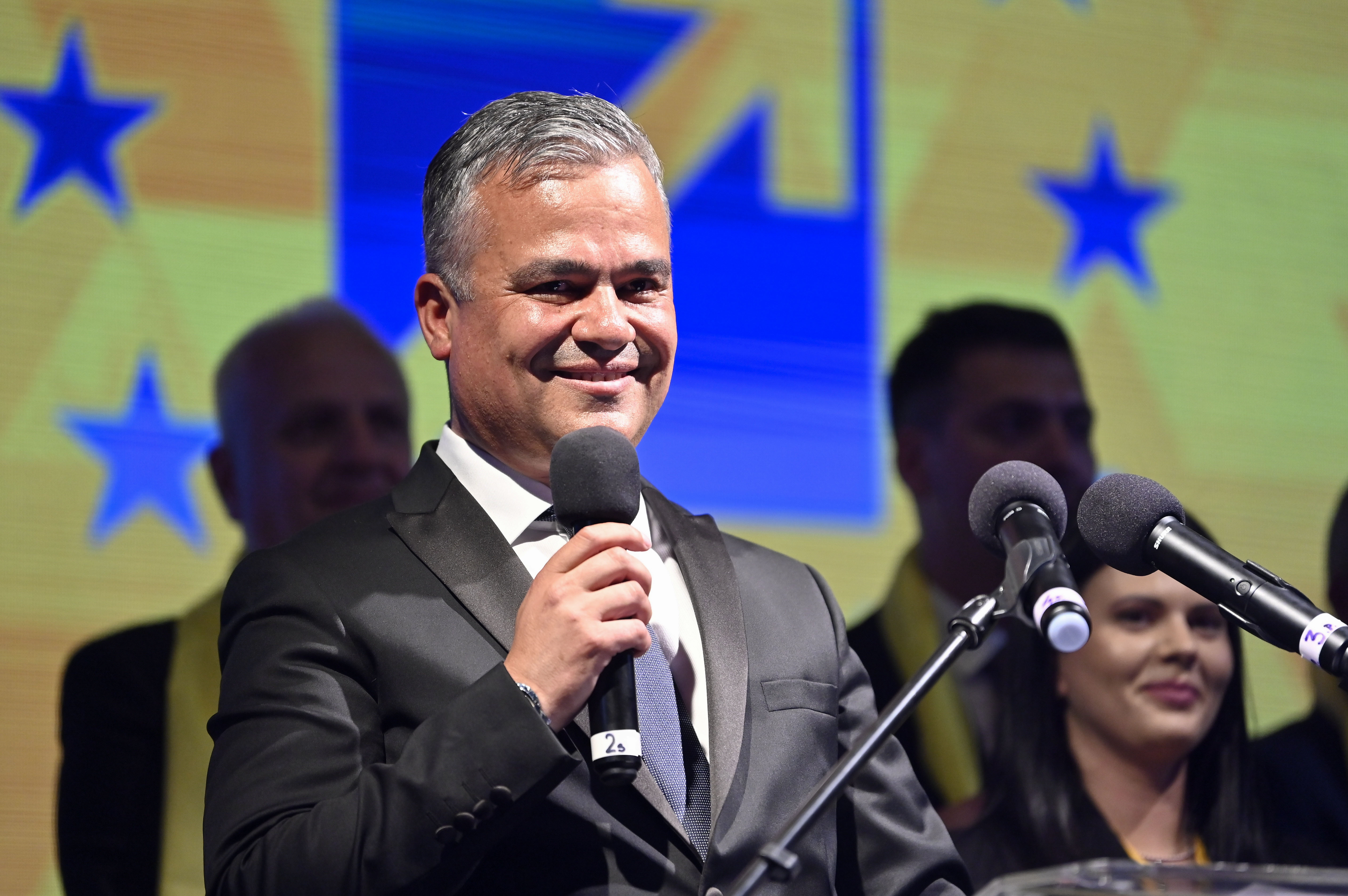 Adrian Veștea anunță lista de miniștri și programul de guvernare: Cine face parte din cabinet