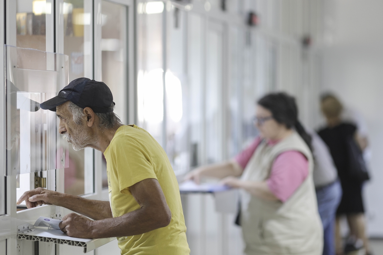 Amenzi de până la 20.000 de lei pentru lipsa de respect față de funcționari: APADOR-CH critică proiectul de lege