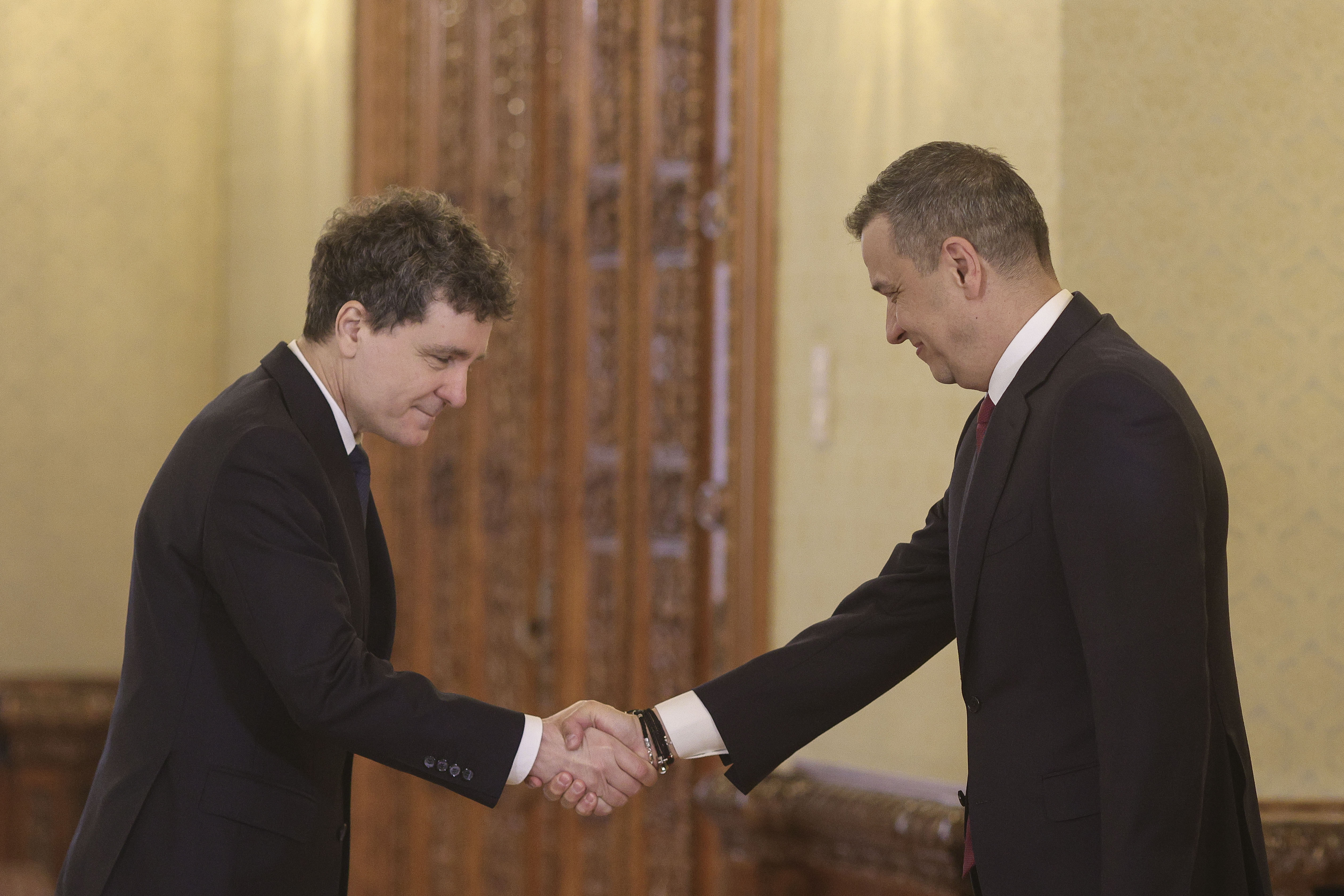 INTERVIU „O coabitare de catifea” între Nicușor Dan și PSD. Cum va fi împărțită puterea în Guvernul Niculescu și ce au urmărit social-democrații