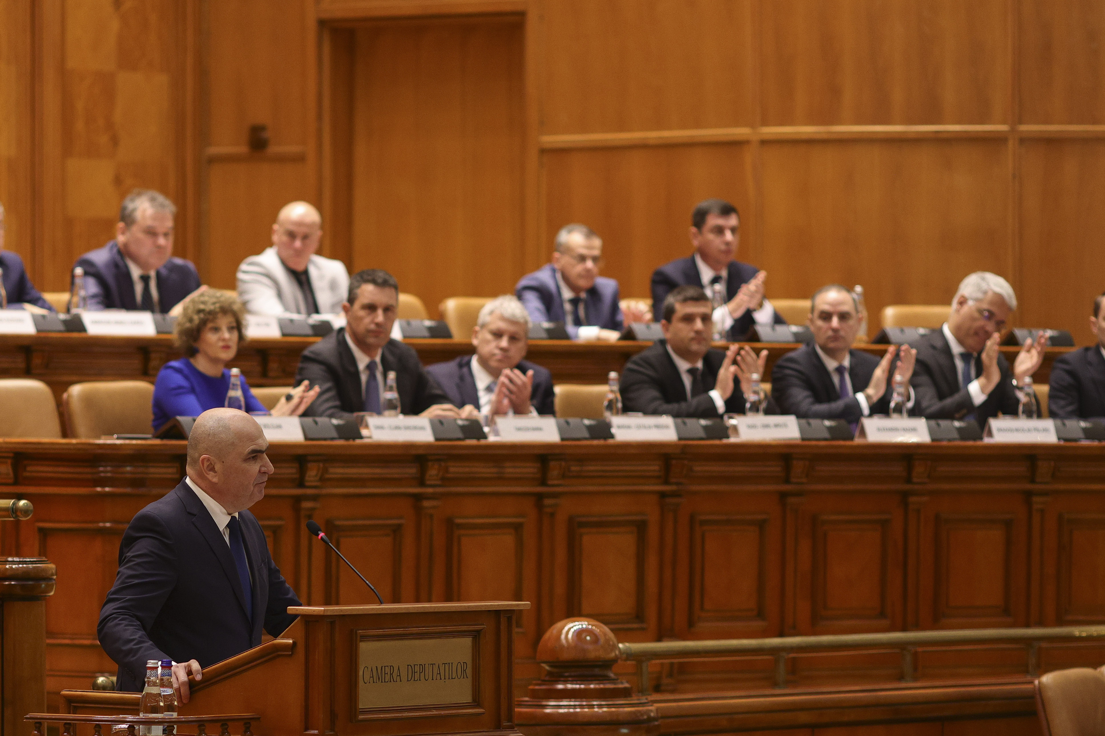 Dezvăluiri șocante: 30 de angajați într-o companie de stat, plătiți să închirieze clădiri