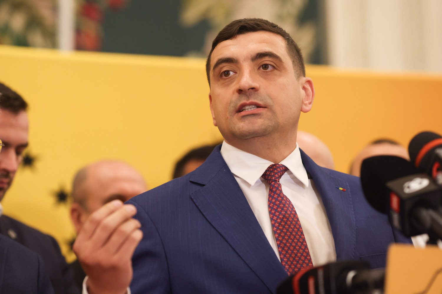 George Simion susține că Nicușor Dan nu va desemna un premier mai devreme de trei săptămâni