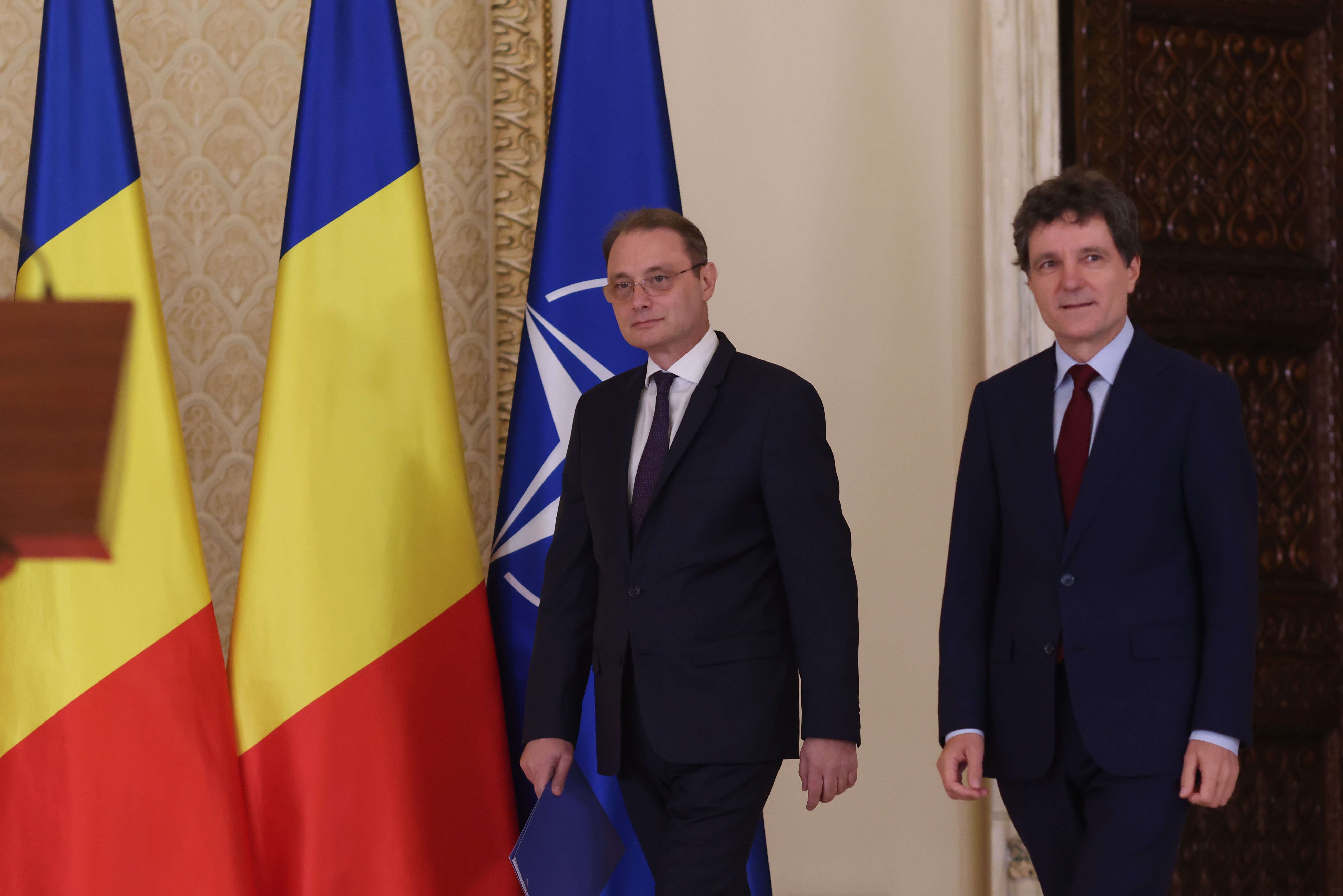 Luca Niculescu continuă azi discuțiile cu partidele pentru obținerea sprijinului pentru cabinetul său