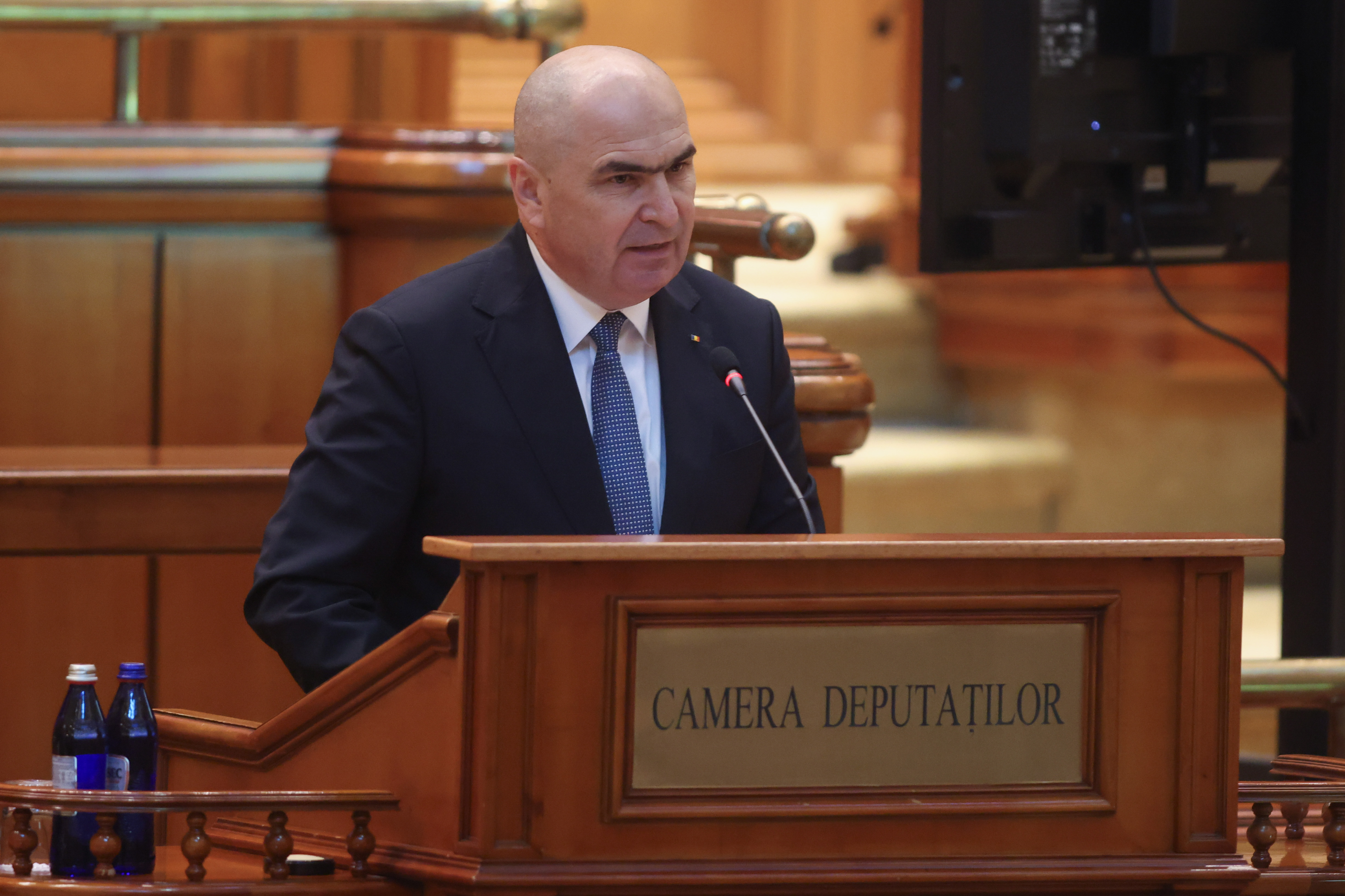 În ce variantă PNL ar putea vota o moțiune de cenzură alături de AUR