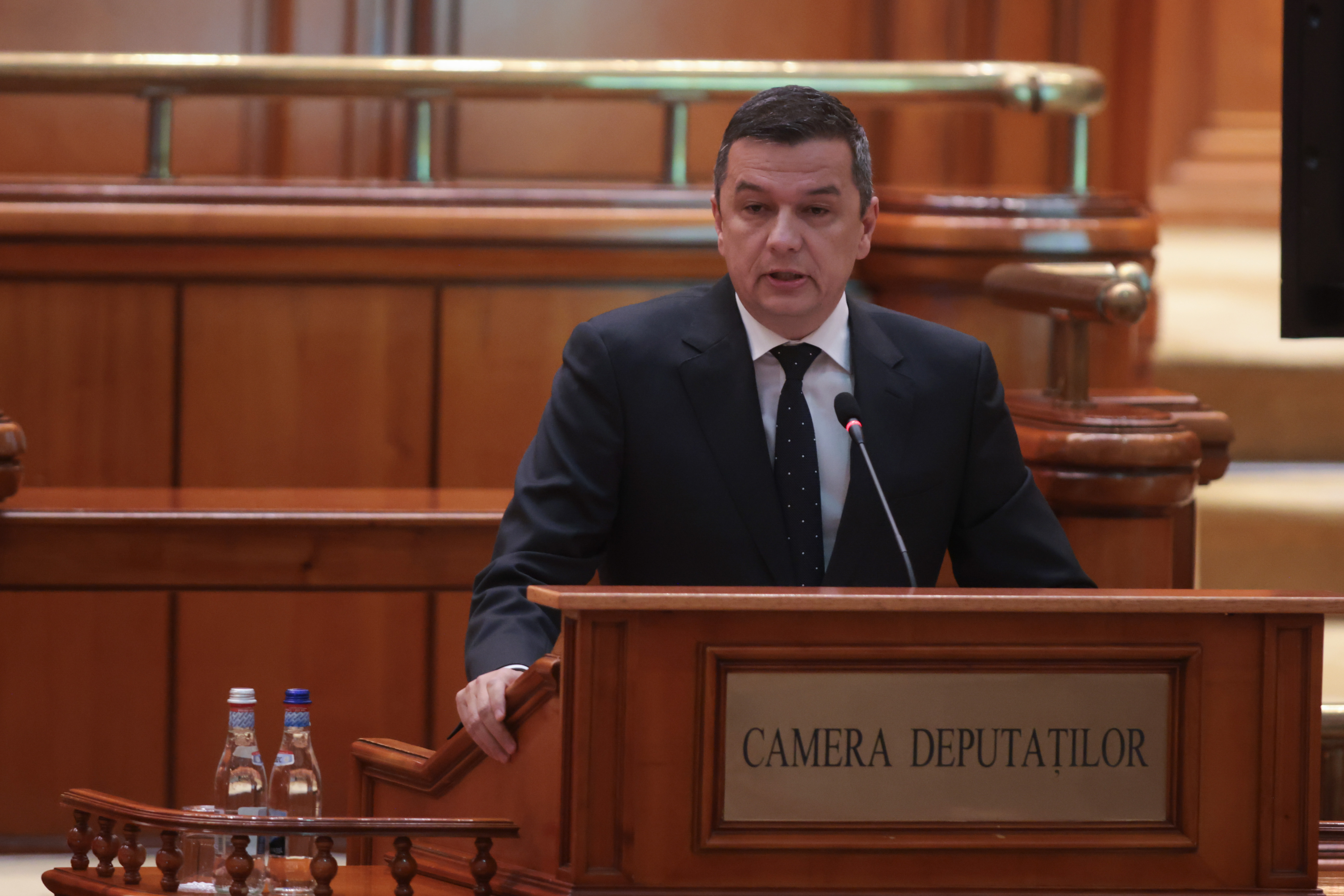 Asociațiile LGBTQ+ cer adoptarea parteneriatului civil, după declarațiile lui Grindeanu