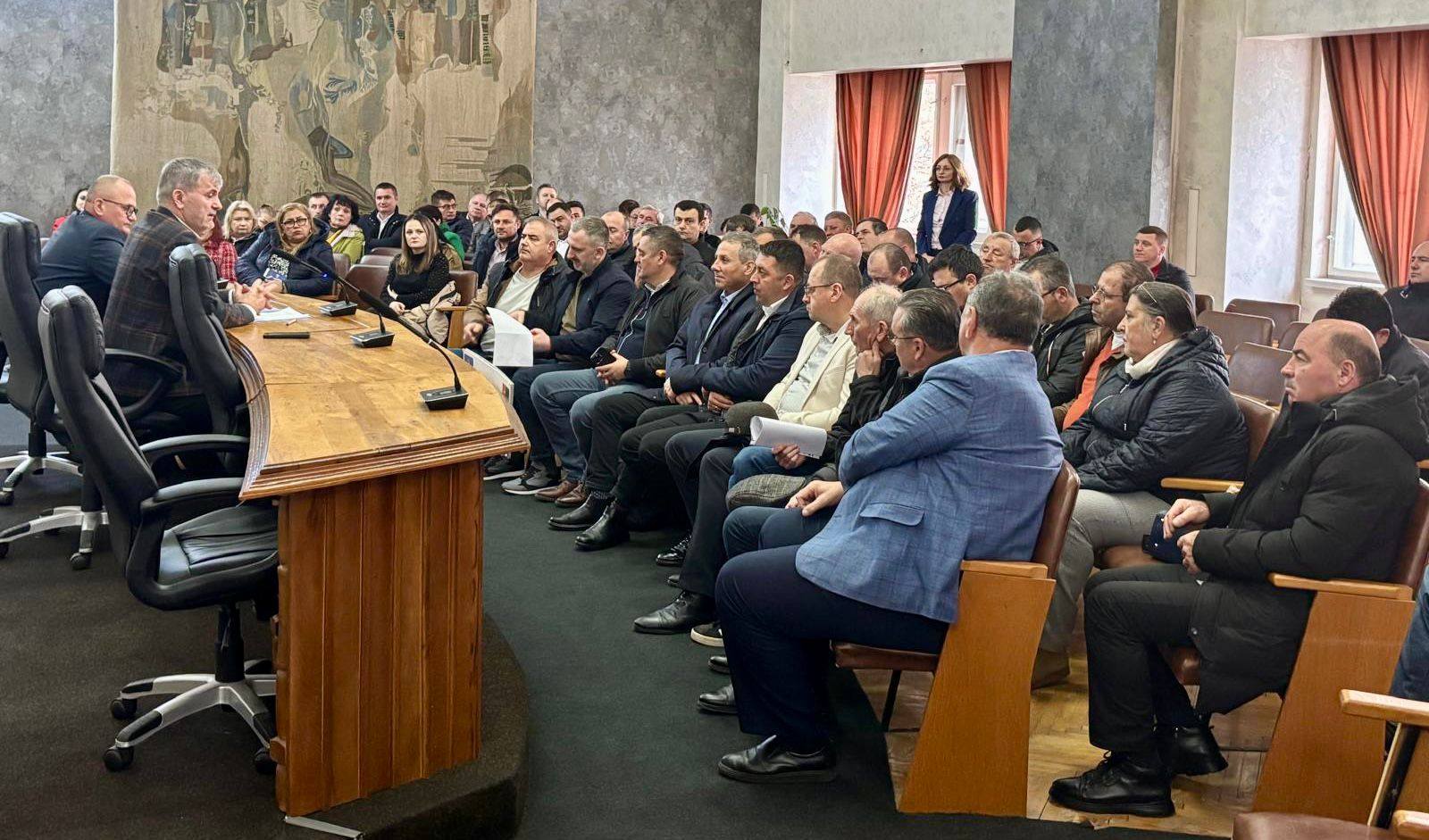 Iftime, consultari cu primarii pentru banii din buget