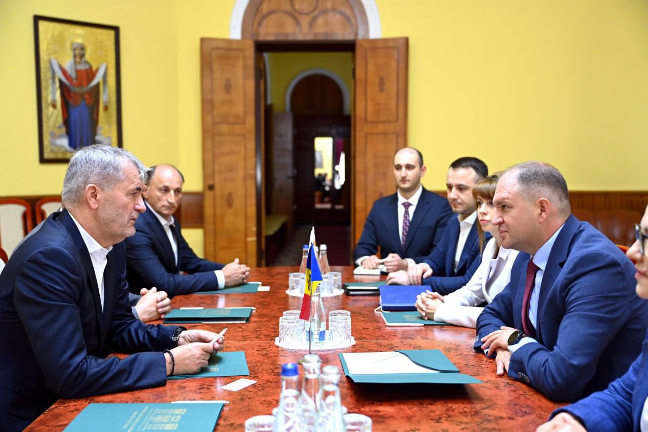 Valeriu Iftime față în față cu primarul Chișinăului