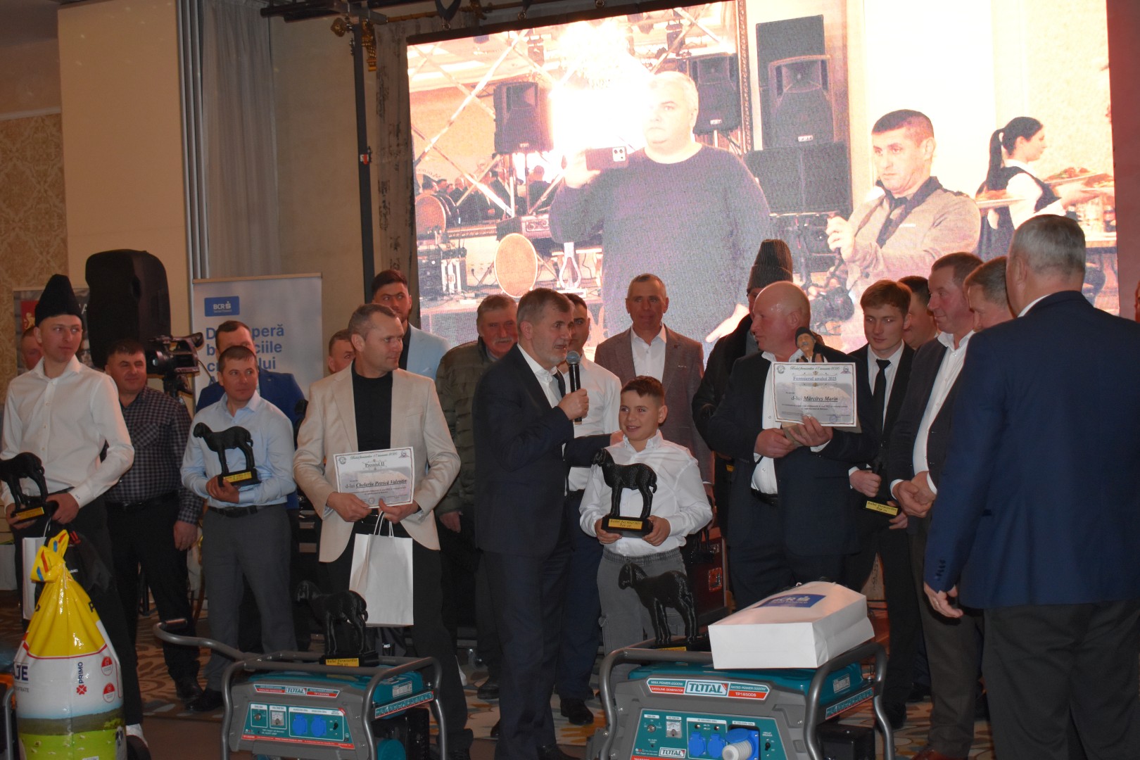 Iftime a promis încă un premiu la bal și trimite fermierii în Belgia: Acum m-am gândit după ce am băut un pahar de vin alb – VIDEO