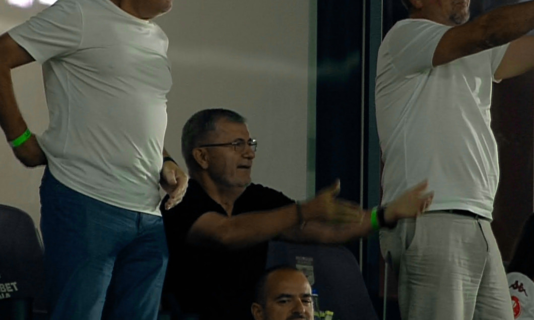 Ongenda l-a ridicat de pe scaun pe Valeriu Iftime în Giulești și l-a făcut să-l aplaude – VIDEO 