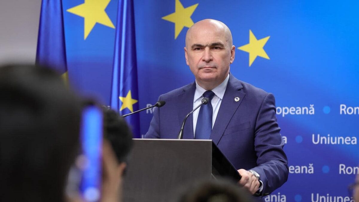 După concedieri, Guvernul „umblă” și la salarii de anul viitor: UNDE se vor opera diminuări de lefe