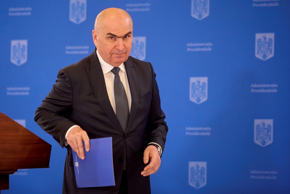 Bolojan le-a tras țeapă primarilor: A anunțat ședința pentru tăierea posturilor, dar a uitat să mai vină