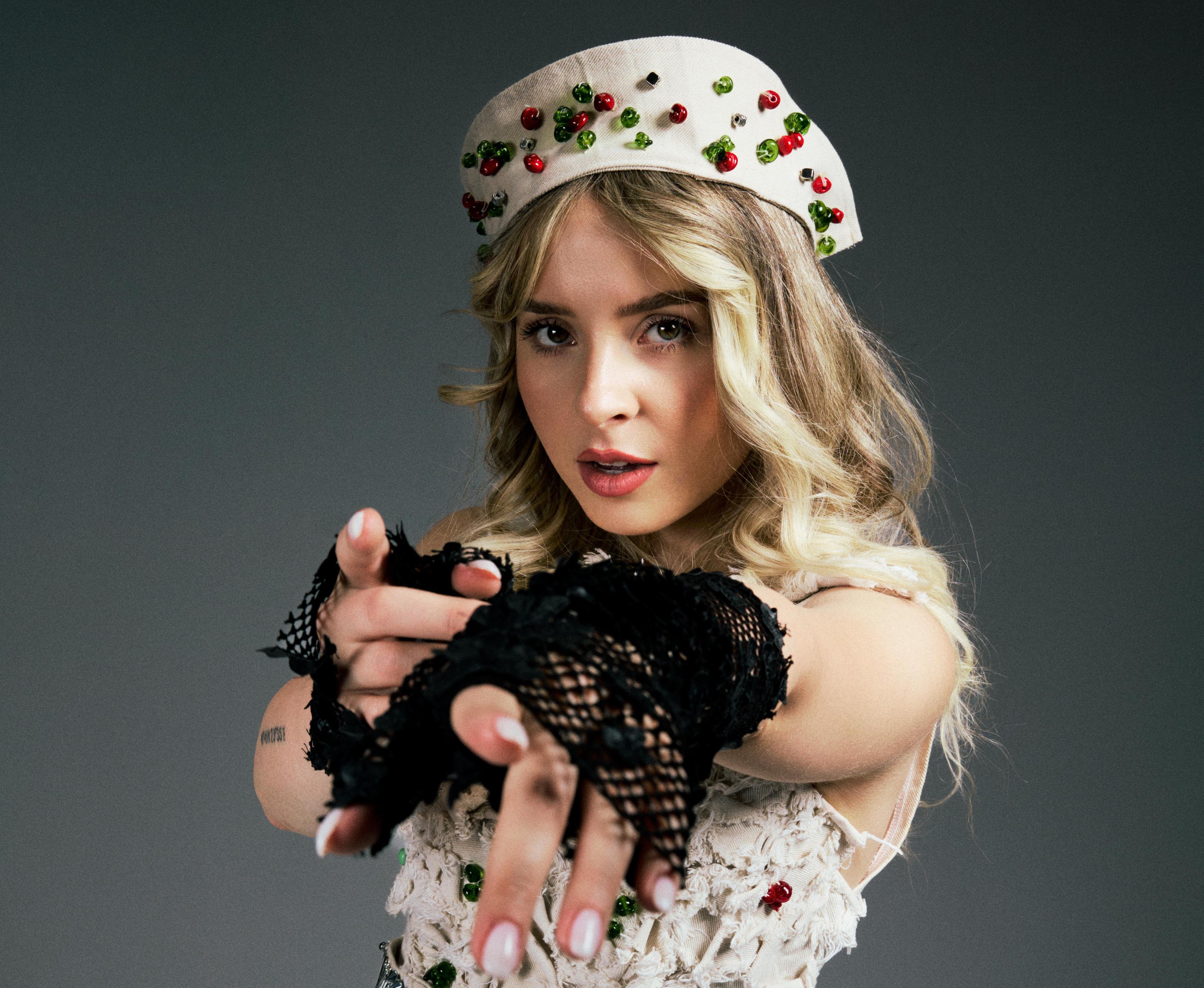 „M-am închis în studio și am scris o piesă cap-coadă, fără să răsuflu”. Reacția unei artiste care ne-a reprezentat la Eurovision când a aflat câte femei au fost ucise de parteneri în România