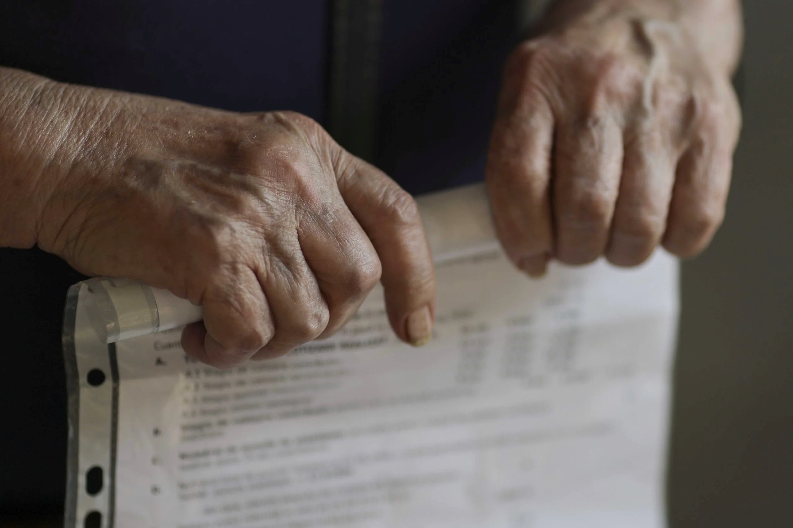 Anunț de la Poșta Română pentru seniorii care așteaptă plicul cu mai mulți bani