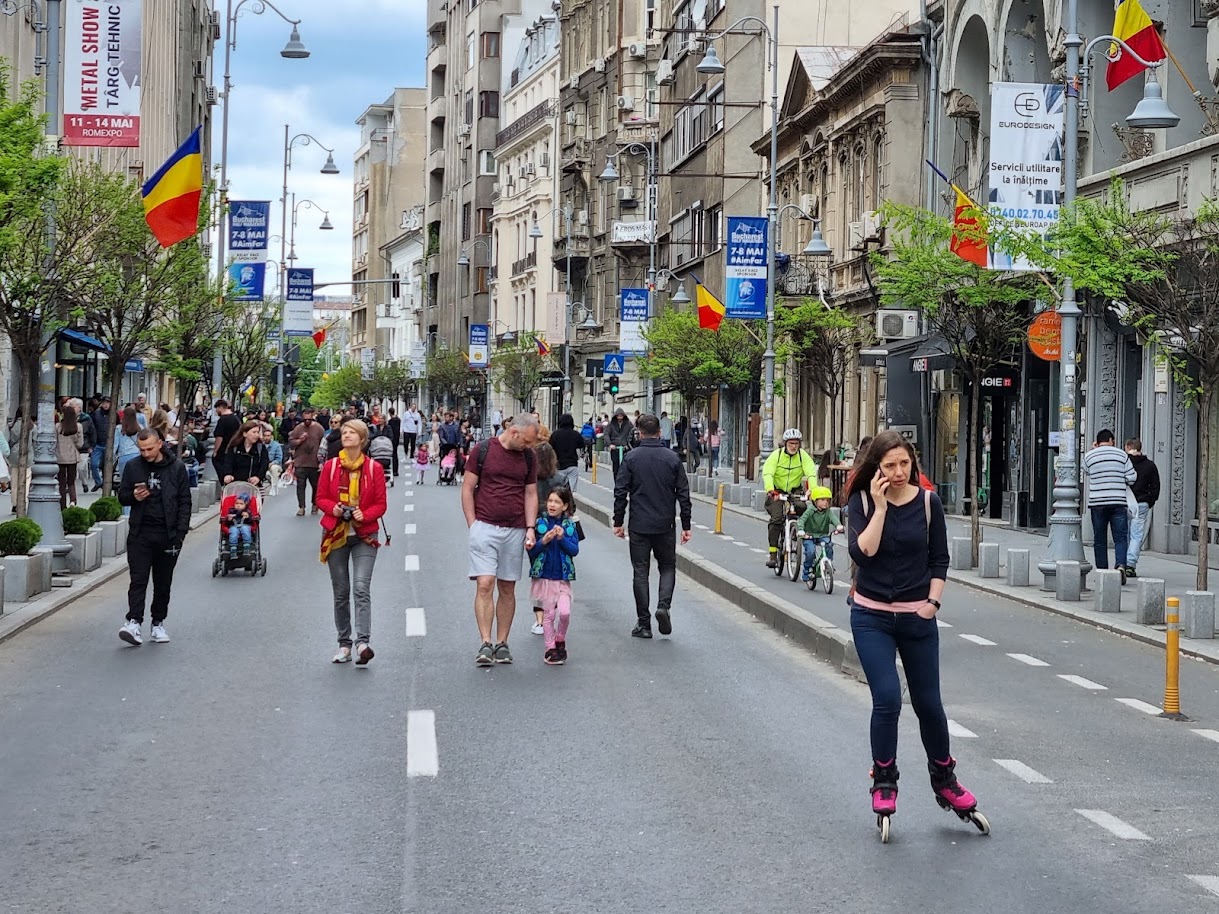 Weekend prelungit în București: Festival de film AI, RocKaraoke și "Planeta Copiilor" pe Calea Victoriei