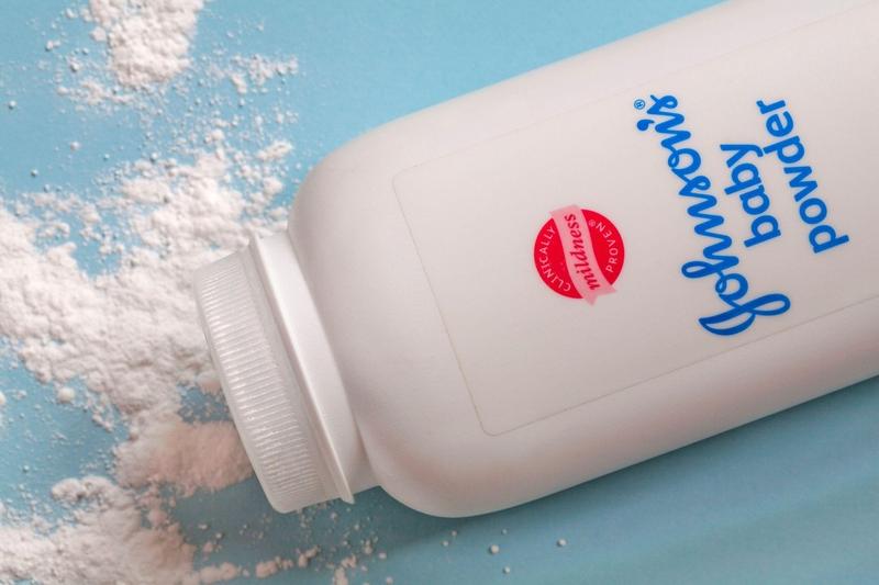 Johnson &amp; Johnson oferă 5.500.000.000 dolari pentru a încheia procesele legate de pudra pentru bebeluși
