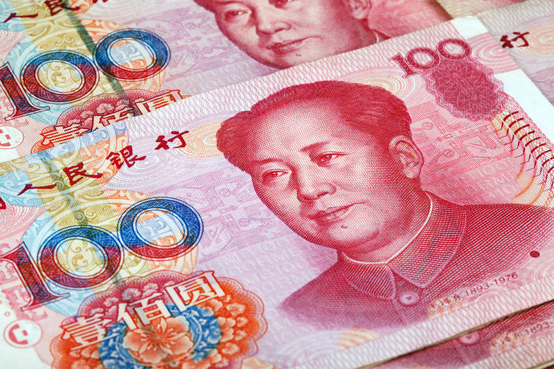 Chinezii ocolesc restricțiile: Cum scot miliarde de dolari din țară anual