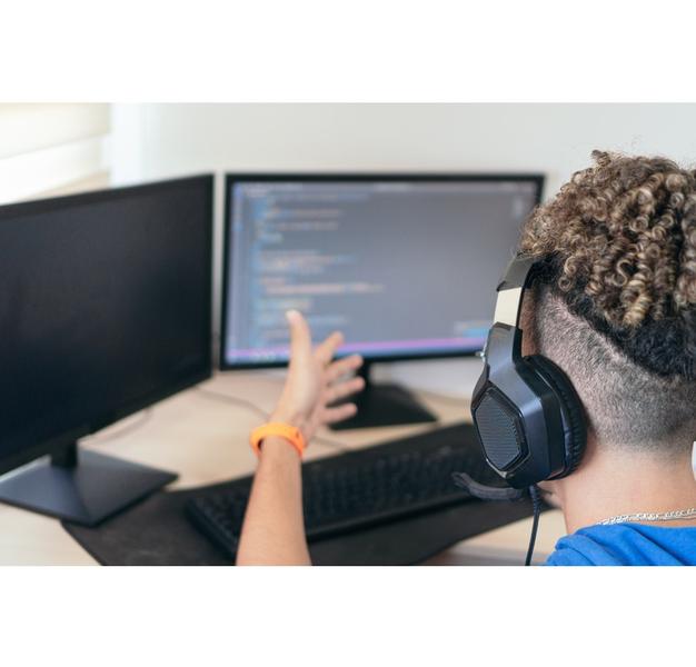 Peste 150.000 de contracte de drepturi de autor în România: Ce venituri domină piața