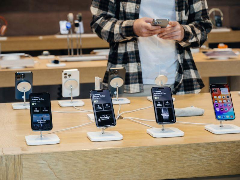 Apple se pregătește să scumpească mai multe produse: Situația este „nesustenabilă” / Sunt vizate și unele iPhone