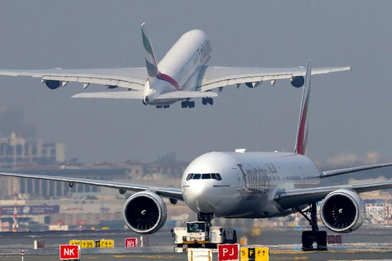 Traficul aerian peste România, afectat de conflictul din Iran: Scădere de 18% și încasări diminuate pentru ROMATSA